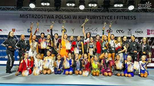 Mistrzostwa pełne medali dla UKS Black & White Ostrowiec Świętokrzyski