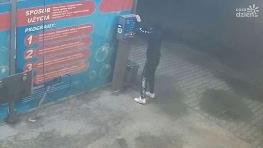 Młody ostrowczanin włamał się do myjni samochodowej i ukradł z niej pieniądze