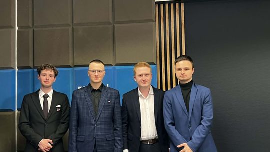 Młodzi mówią o polityce bez filtra. Węgry, Trybunał Konstytucyjny i pytanie, czy młode pokolenie naprawdę zmienia zasady gry