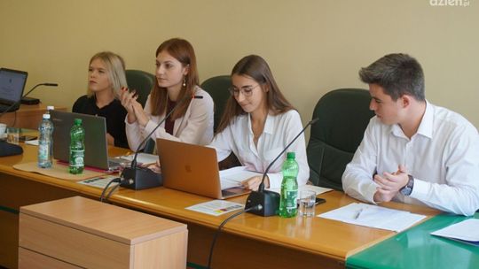 Młodzi radni obradowali w Ostrowcu Św.