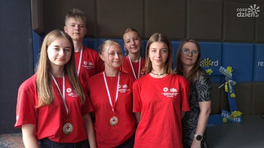 Młodzi ratownicy PCK z ostrowieckiego liceum najlepsi w kraju 