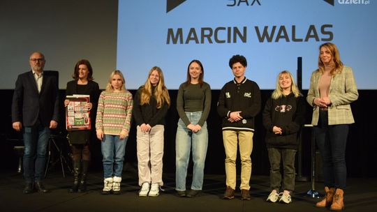 Młodzi wolontariusze z Ostrowca wyróżnieni przez władze powiatu 