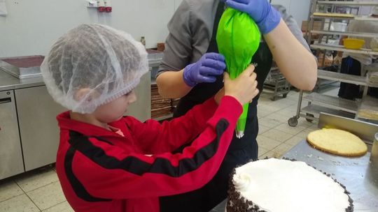 Mniam! Słodkie warsztaty z uczniami PSP nr 10