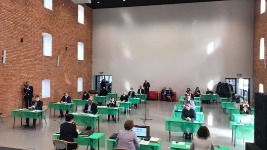 Mniej za wodę - radni jednogłośnie za