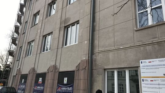 Modernizacja dawnego ZDK w Ostrowcu będzie droższa 