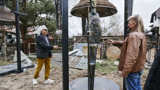 Monumentalne dzwony i magia dźwięku. Wernisaż Sławomira Micka w Targach Kielce