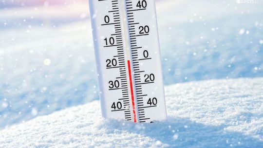 Mrozy nie odpuszczają, a policjanci czuwają nad bezpieczeństwem bezdomnych