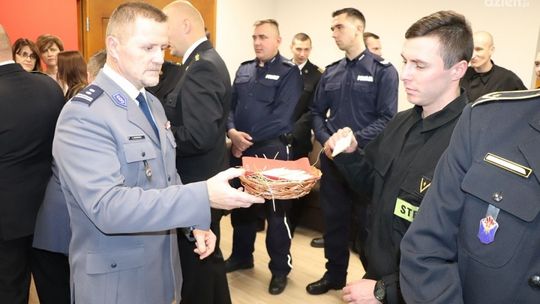 Mundurowi przełamali się opłatkiem