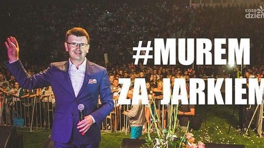 Murem za prezydentem - akcja na portalu społecznościowym 