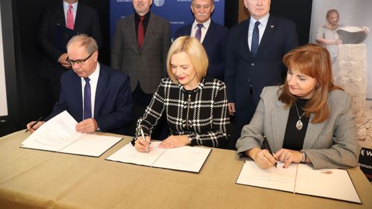 Muzeum Starożytnego Hutnictwa Świętokrzyskiego w Nowej Słupi będzie współprowadzone przez Samorząd Województwa Świętokrzyskiego