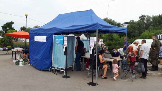 Na ostrowieckim targowisku ruszył plenerowy punkt szczepień