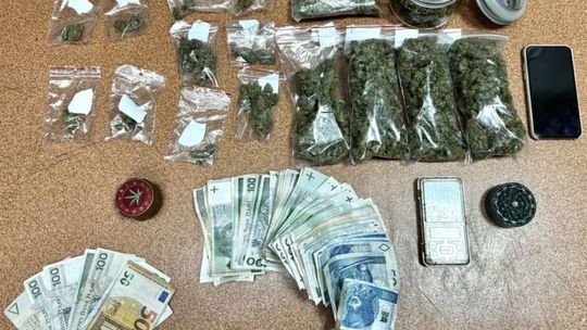 Na rozprawę poczekają w areszcie