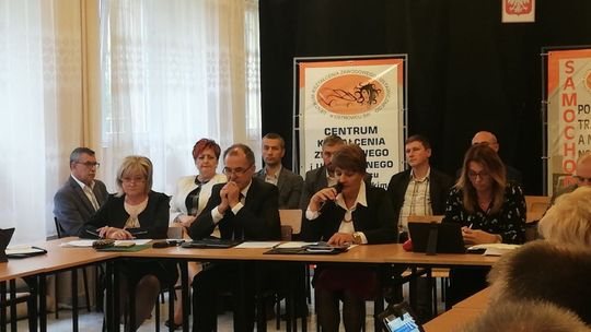 Nadzwyczajna sesja Rady Powiatu Ostrowieckiego