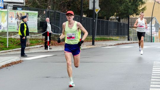 Najlepsi 10 km przebiegają w pół godziny