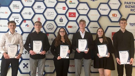 Najlepsi logistycy i spedytorzy z ostrowieckiego technikum 