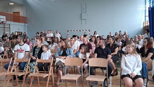 Najmłodsi ostrowieccy uczniowie z wyprawkami sfinansowanymi przez gminę 