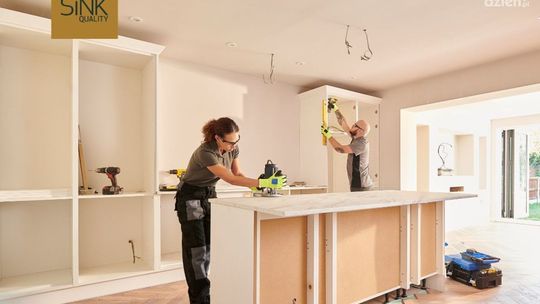 Najmodniejsze kolory w aranżacji wnętrz 2025 – co będzie na topie?