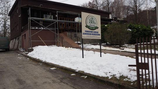 Najstarszy dom turystów w powiecie kieleckim zyskał nowy blask. Zakończyła się modernizacja budynku schroniska.