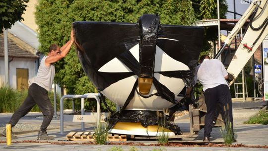 Największe filiżanki w Ćmielowie stanęły na rynku