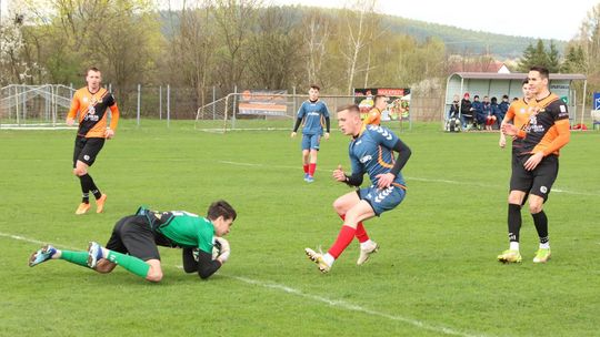 Naprzód Jędrzejów rewelacją Okręgowego Pucharu Polski - Za nami piąta runda rozgrywek