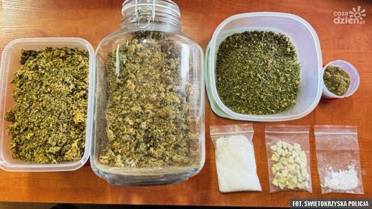 Narkotyki w mieszkaniu 27-latka