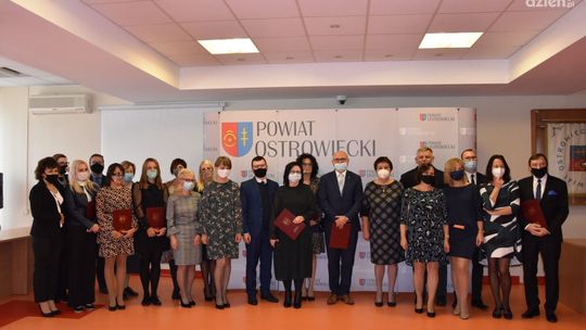 Nauczyciele świętowali - były nagrody starosty, ministra edukacji i kuratora oświaty