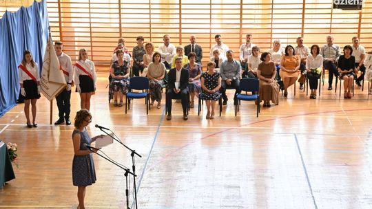 Nie będzie  zwolnień nauczycieli w ostrowieckich szkołach z powodu niżu  demograficznego 


