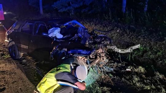 Nie żyje 25-letnia kobieta. Z samochodu nic nie zostało