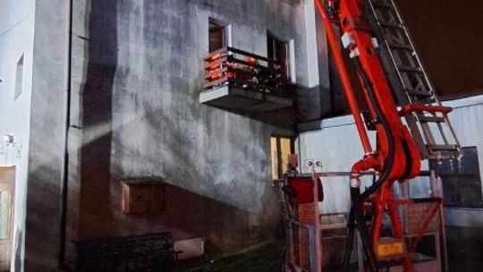 Nie żyje mężczyzna uratowany z pożaru mieszkania w Ostrowcu 