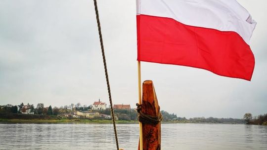 Niepodległościowy flis Wisłą a potem koncert 