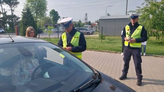 Niespodzianki dla mam od świętokrzyskich policjantów