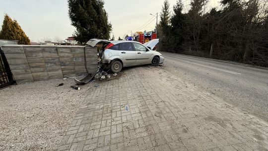 Nieszczęśliwy wypadek w Rykoszynie: 42-latek trafił do szpitala