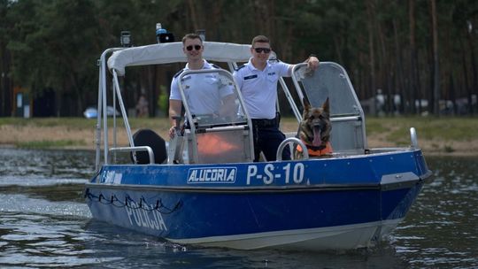 Nietrzeźwi na rowerkach wodnych w Sielpi. Policja ukarała 12 osób
