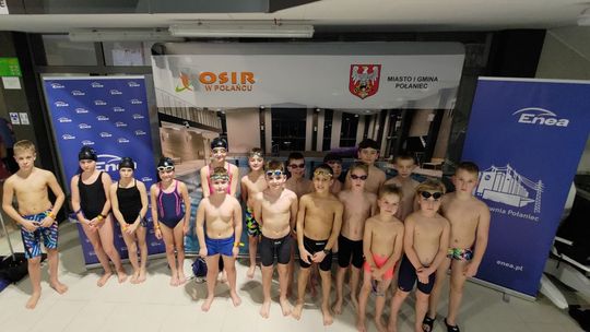 Nocny maraton pływacki w Połańcu