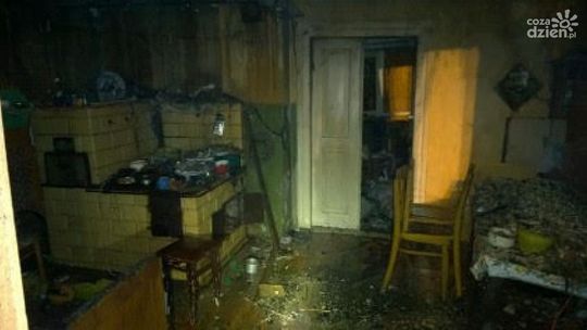 Nocny pożar pustostanu