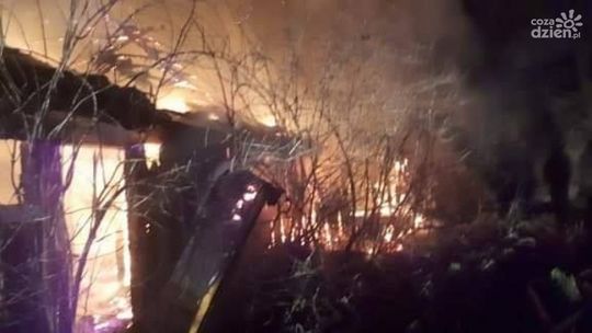 Nocny pożar pustostanu w Czajęcicach