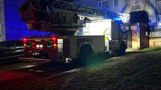 Nocny pożar w budynku mieszkalnym w Ostrowcu Świętokrzyskim