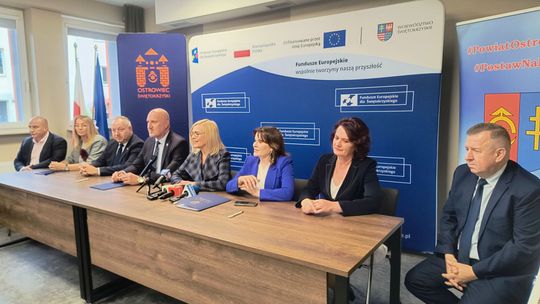 Nowe autobusy, przejścia dla pieszych i rewitalizacja. Podpisano umowy na dofinansowanie ważnych zadań