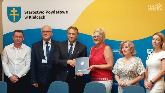 Nowe mikrobusy dla niepełnosprawnych w powiecie kieleckim