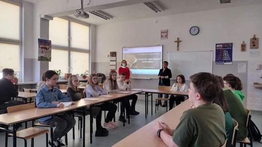 Nowi ale znani dyrektorzy w ostrowieckich przedszkolach i szkołach podstawowych