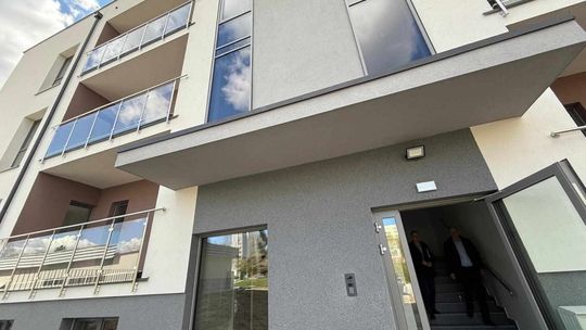 Nowi lokatorzy mieszkań komunalnych w Kielcach już otrzymali klucze