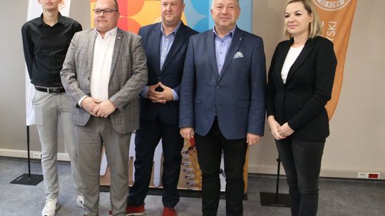 Nowi partnerzy dołączyli do "OstrejKarty"