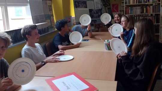 Nowi wolontariusze w bibliotece na Herbach