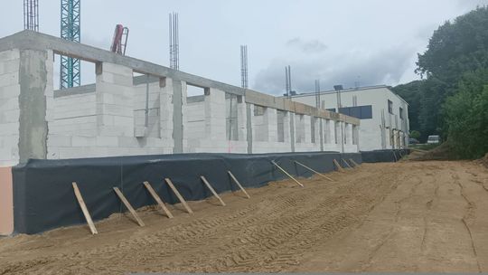 Nowy internat w Łopusznie rośnie w oczach