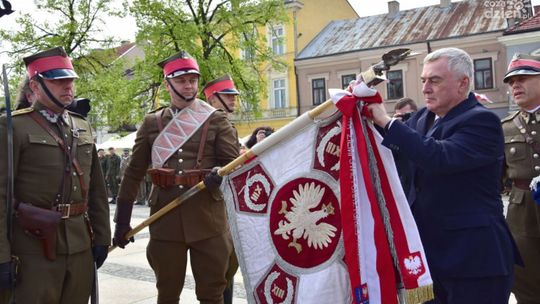 Obchody Dnia Flagi na kieleckim Rynku