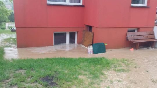 Oberwanie chmury nad Ostrowcem