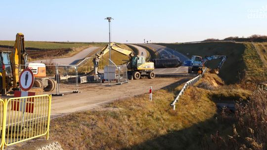 Obwodnica Ćmielowa przejezdna, ale ruch tylko wahadłowy 