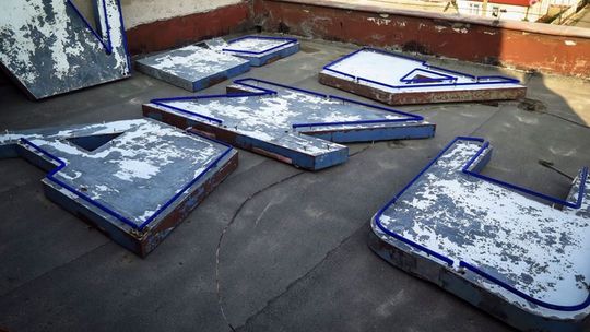 Ocalili ostatni ostrowiecki neon