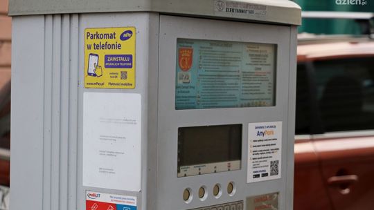 Od dziś zapłacisz za postój w poszerzonej strefie płatnego parkowania