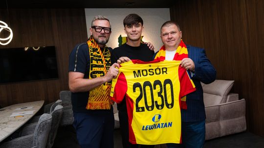 OFICJALNIE: Ariel Mosór nowym piłkarzem Korony Kielce